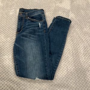 🌻Aeropostale Size 4 Skinny Jeans🌻